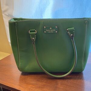 Beautiful green bag.14”x9.5”x4”. Handle drop:7” to top of bag.